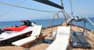Yacht charter contact